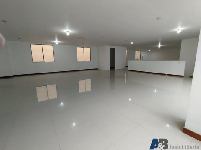 Oficina en arriendo en La Tablaza, La Estrella, 242 m² · foto 3 de 10