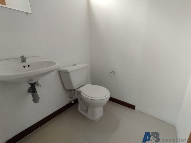 Oficina en arriendo en La Tablaza, La Estrella, 242 m² · foto 8 de 10