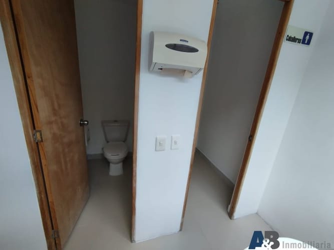 Oficina en arriendo en La Tablaza, La Estrella, 242 m² · foto 9 de 10
