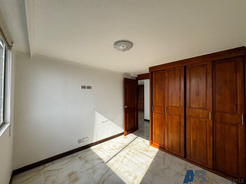 Apartamento en arriendo en El Poblado, Medellín · foto 2 de 24