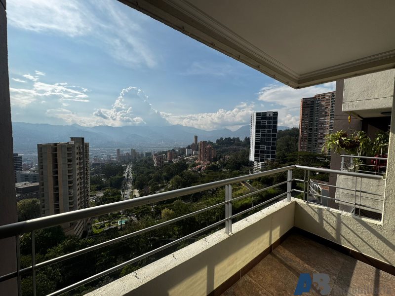 Apartamento en arriendo en El Poblado, Medellín · foto 7 de 24