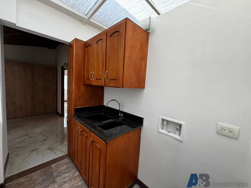 Apartamento en arriendo en El Poblado, Medellín · foto 19 de 24