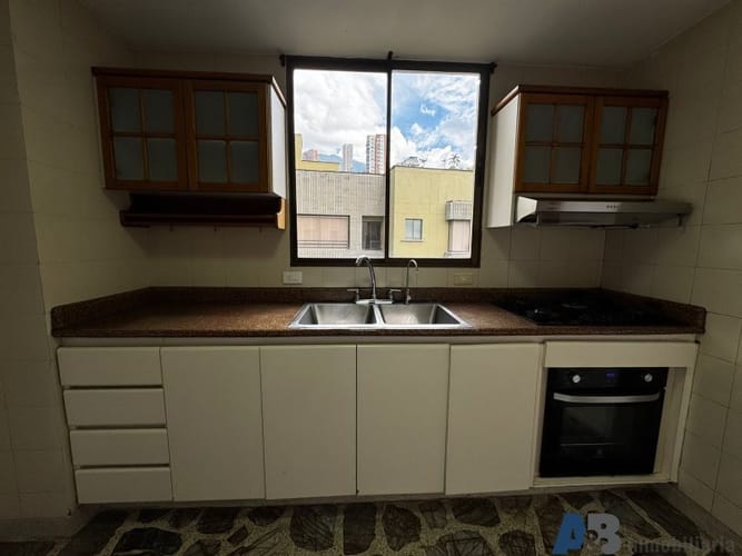 Apartamento de 4 alcobas en venta en El Poblado, Medellín, 145 m² · foto 12 de 21