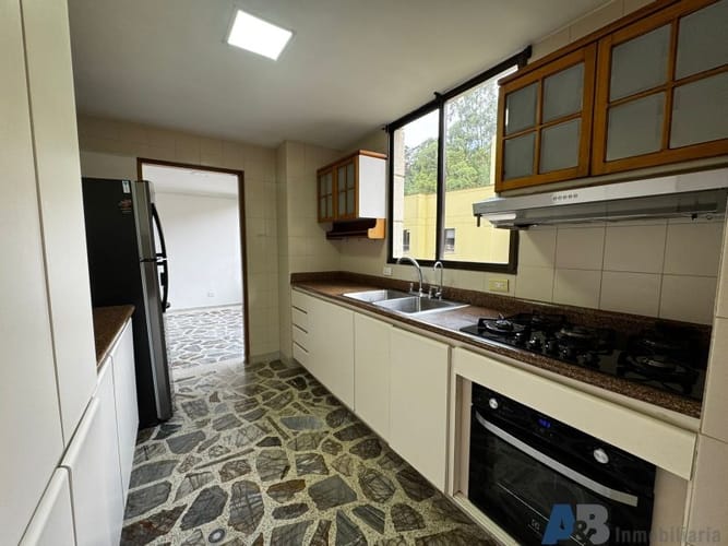 Apartamento de 4 alcobas en venta en El Poblado, Medellín, 145 m² · foto 14 de 21