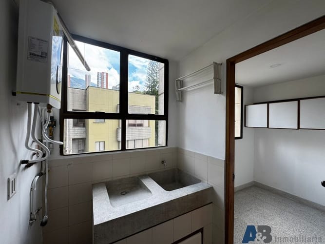 Apartamento de 4 alcobas en venta en El Poblado, Medellín, 145 m² · foto 16 de 21