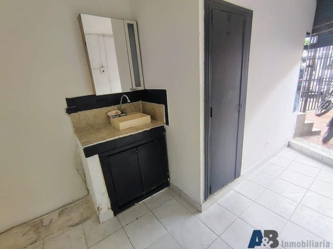 Local en arriendo en San Fernando, Itagüí, 20 m² · foto 6 de 7