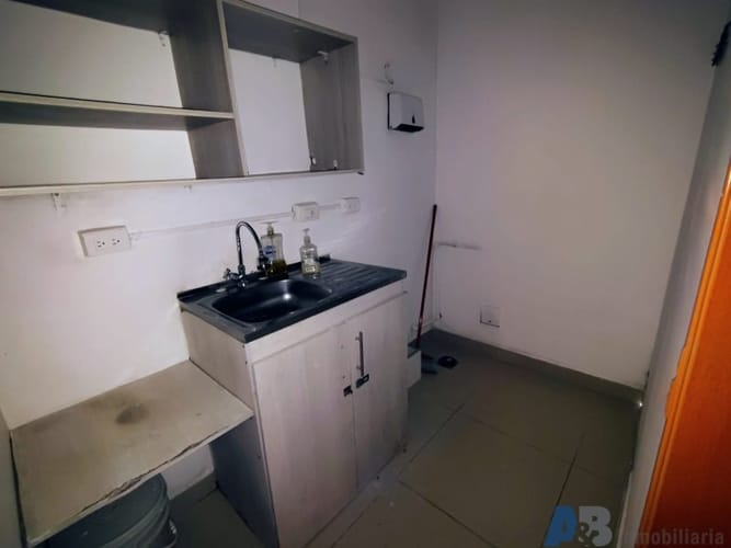 Local en arriendo en Perpetuo Socorro, Medellín, 49 m² · foto 6 de 7