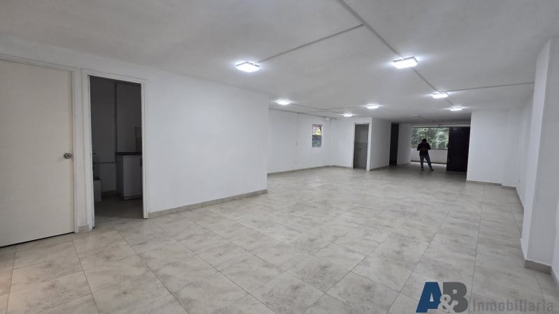 Oficina en venta en Laureles, Medellín, 125 m² · foto 3 de 19