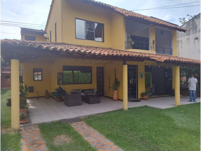 Casa de 5 alcobas en venta en Cn Los Lagos, Cartagena, 523 m² · foto 2 de 16