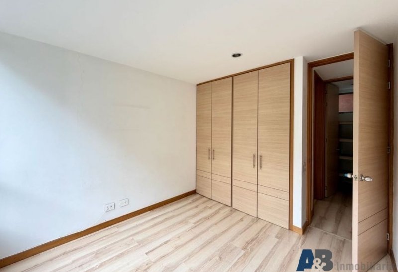Apartamento en venta en El Poblado, Envigado · foto 8 de 13