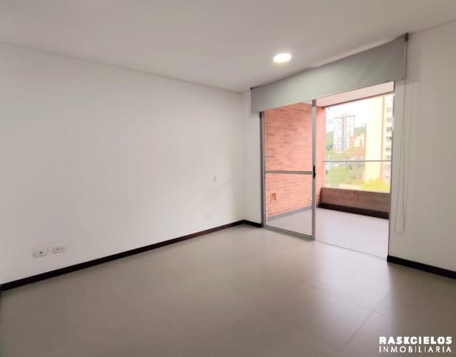 Apartamento de 2 alcobas en arriendo en Las Lomas, Medellín, 98 m² · foto 5 de 10