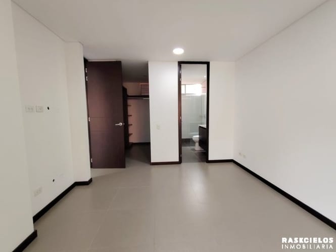 Apartamento de 2 alcobas en arriendo en Las Lomas, Medellín, 98 m² · foto 6 de 10