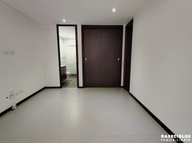 Apartamento de 2 alcobas en arriendo en Las Lomas, Medellín, 98 m² · foto 10 de 10