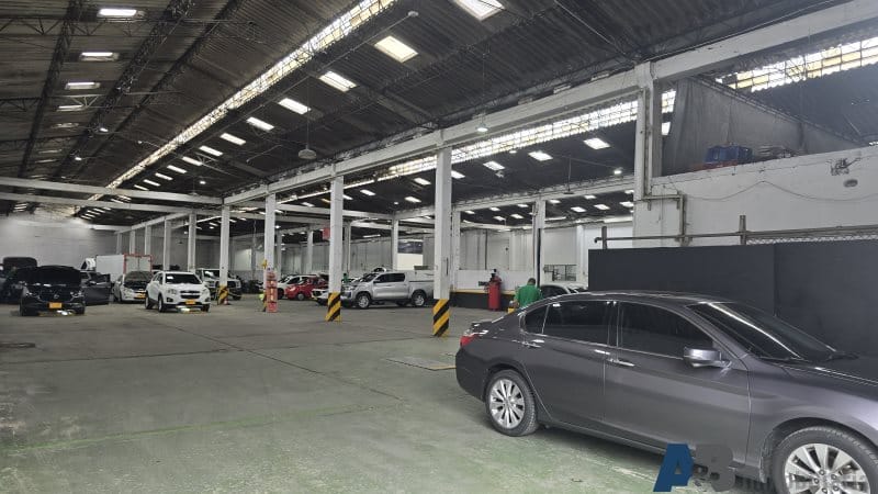 Bodega en venta en El Poblado, Medellín, 2060 m² · foto 4 de 6