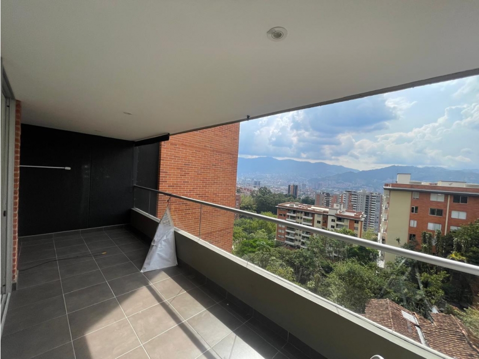 Apartamento en arriendo en Loma Del Esmeraldal, Envigado · foto 4 de 13