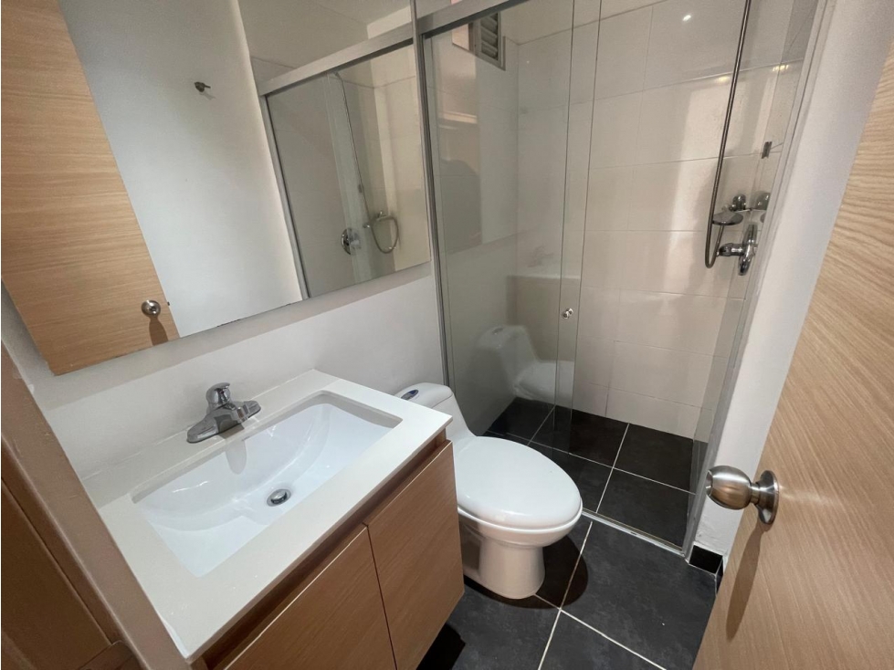 Apartamento en arriendo en Loma Del Esmeraldal, Envigado · foto 7 de 13