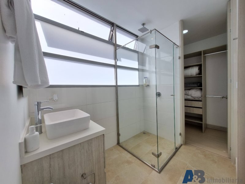 Apartamento en arriendo en El Poblado, Medellín · foto 7 de 19