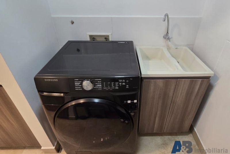 Apartamento en arriendo en El Poblado, Medellín · foto 12 de 19