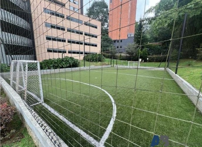 Apartamento de 3 alcobas en venta en Los Balsos, Medellín, 110 m² · foto 5 de 10