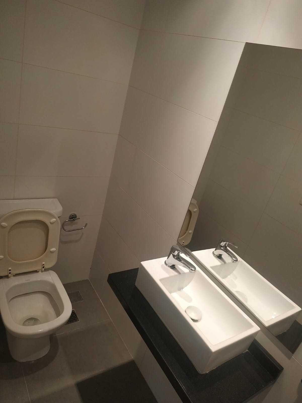 Apartamento 2 Dormitorios Con Parrillero Y 2 Cocheras · Foto 9