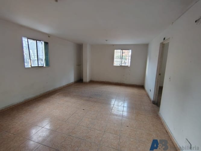 Edificio en venta en Suramericana, Medellín, 1698 m² · foto 10 de 14