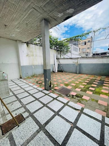 Casa de 16 alcobas en arriendo en Santa Teresita, Pereira, 620 m² · foto 21 de 24