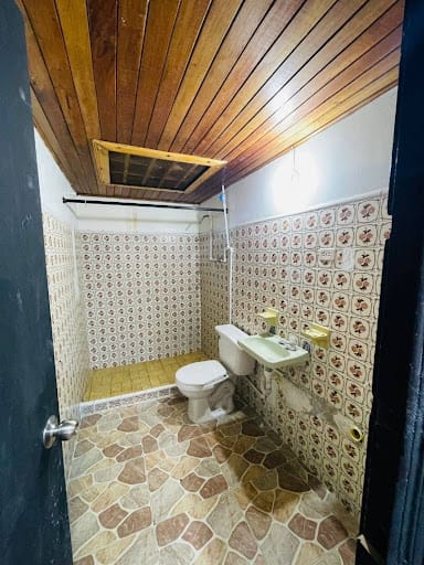 Casa de 16 alcobas en arriendo en Santa Teresita, Pereira, 620 m² · foto 23 de 24