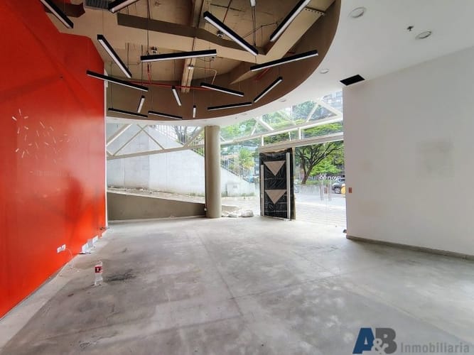 Local en arriendo en Castropol, Medellín, 508 m² · foto 3 de 24