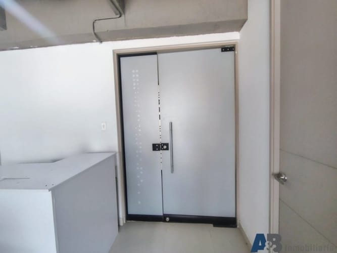 Oficina en arriendo en Laureles, Medellín, 40 m² · foto 3 de 13