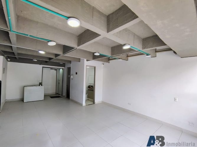 Oficina en arriendo en Laureles, Medellín, 40 m² · foto 5 de 13