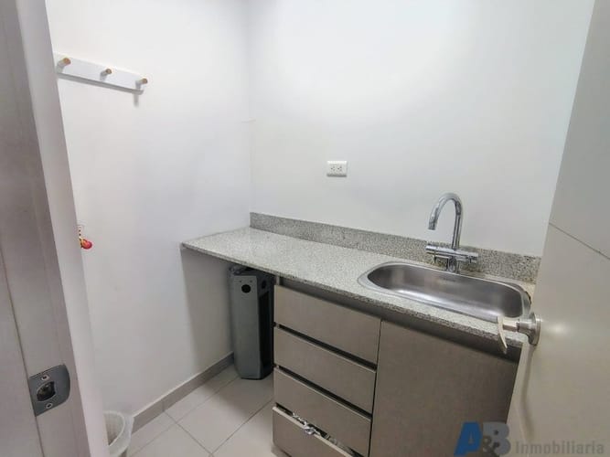 Oficina en arriendo en Laureles, Medellín, 40 m² · foto 9 de 13