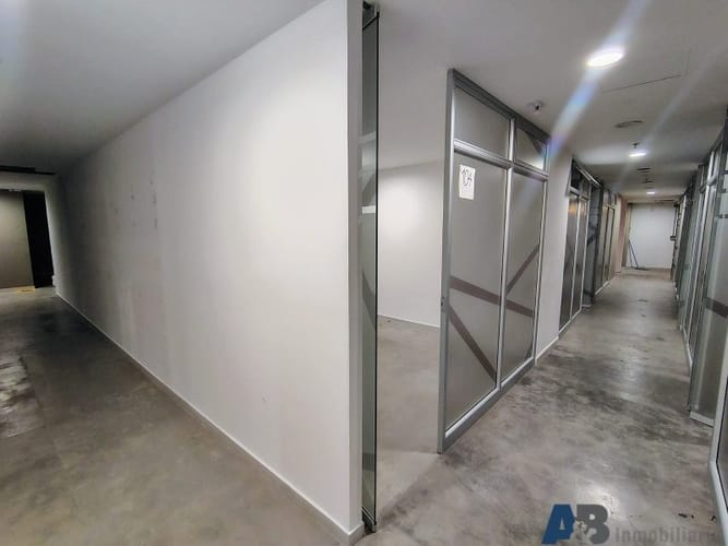 Local en arriendo en Castropol, Medellín, 508 m² · foto 11 de 24