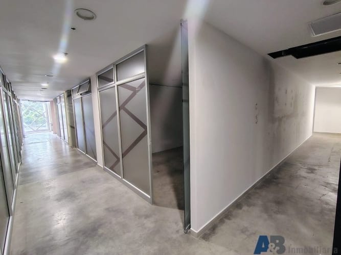 Local en arriendo en Castropol, Medellín, 508 m² · foto 12 de 24