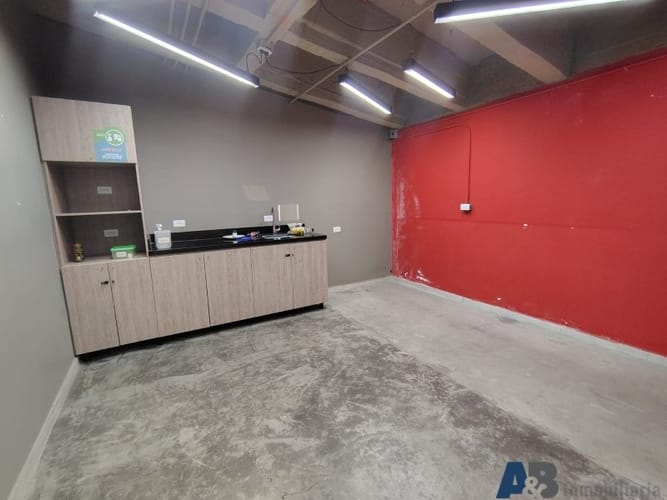 Local en arriendo en Castropol, Medellín, 508 m² · foto 17 de 24