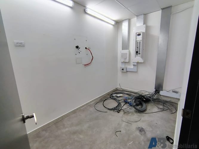 Local en arriendo en Castropol, Medellín, 508 m² · foto 20 de 24