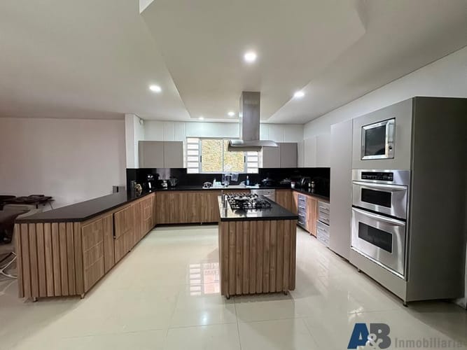 Casa de 4 alcobas en venta en Loma De La Doctora, Sabaneta, 470 m² · foto 7 de 22