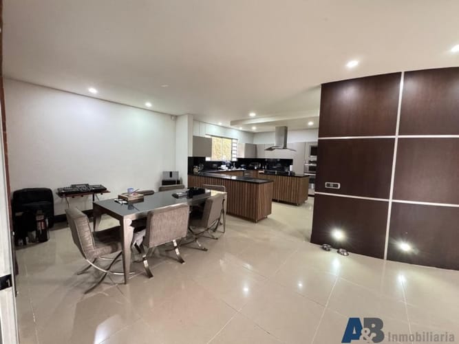 Casa de 4 alcobas en venta en Loma De La Doctora, Sabaneta, 470 m² · foto 9 de 22