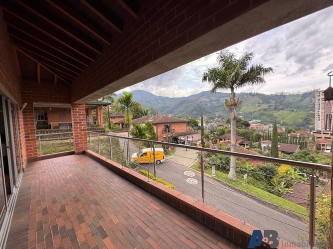 Casa de 4 alcobas en venta en Loma De La Doctora, Sabaneta, 470 m² · foto 20 de 22