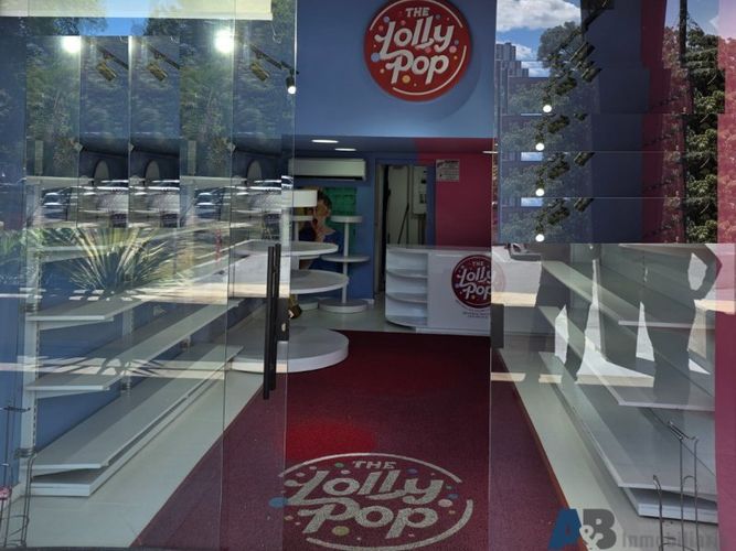 Local en venta en Los Colores, Medellín, 30 m² · foto 2 de 8