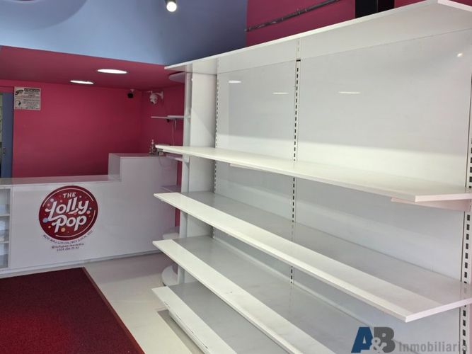Local en venta en Los Colores, Medellín, 30 m² · foto 4 de 8