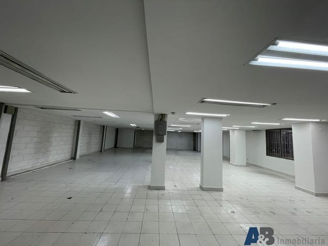 Bodega en venta en Noel, Medellín, 900 m² · foto 10 de 13