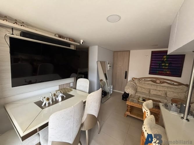 Apartamento de 3 alcobas en venta en Loma De La Doctora, Sabaneta, 70 m² · foto 2 de 22