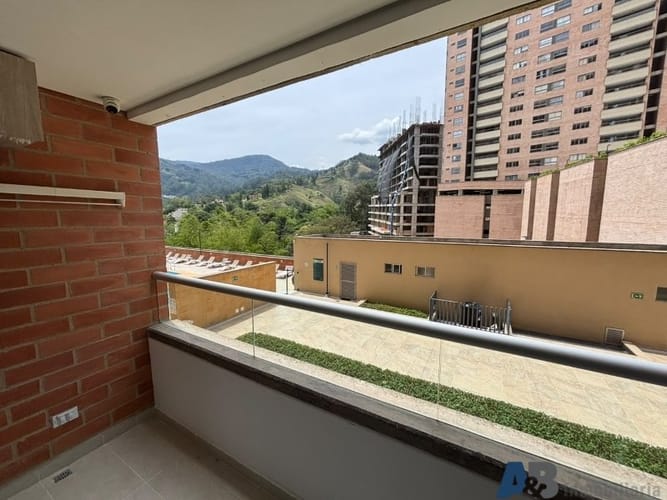 Apartamento de 3 alcobas en venta en Loma De La Doctora, Sabaneta, 70 m² · foto 20 de 22