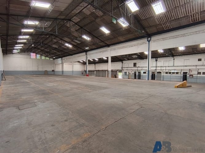 Bodega en arriendo en Manuel Restrepo, Sabaneta, 3198 m² · foto 3 de 24