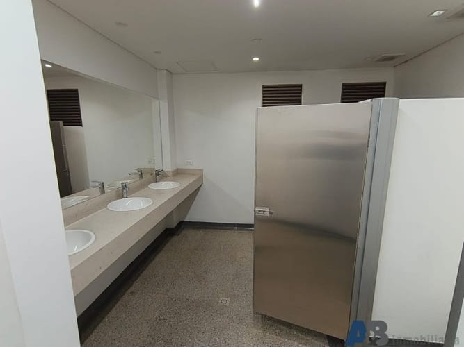 Bodega en arriendo en Manuel Restrepo, Sabaneta, 3198 m² · foto 6 de 24
