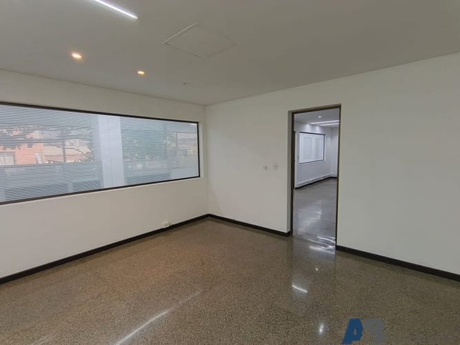 Bodega en arriendo en Manuel Restrepo, Sabaneta, 3198 m² · foto 10 de 24