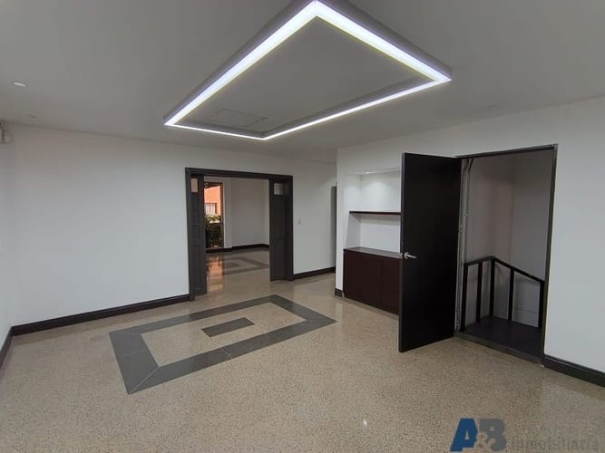 Bodega en arriendo en Manuel Restrepo, Sabaneta, 3198 m² · foto 17 de 24
