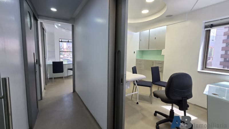 Oficina en arriendo en Villa Nueva, Medellín, 42 m² · foto 5 de 15