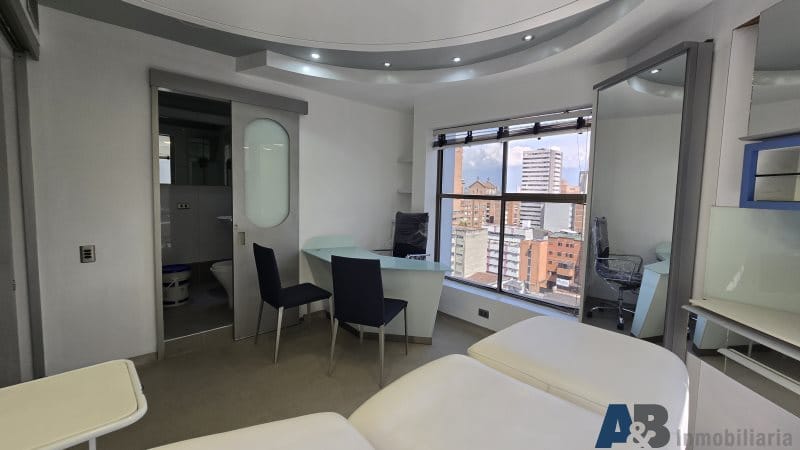 Oficina en arriendo en Villa Nueva, Medellín, 42 m² · foto 14 de 15