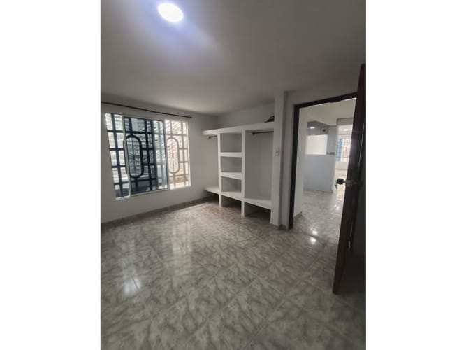 Casa de 7 alcobas en venta en Los Guayacanes, Cali, 220 m² · foto 2 de 24